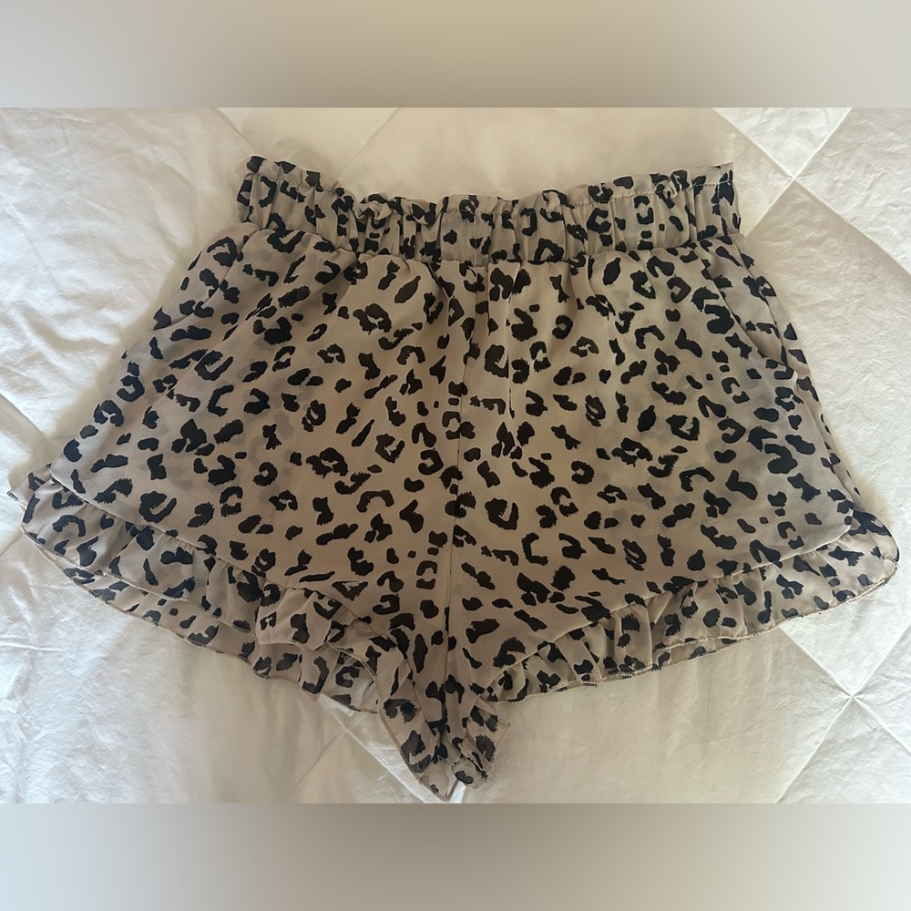Mi ami High Waisted Leopard Print Shorts